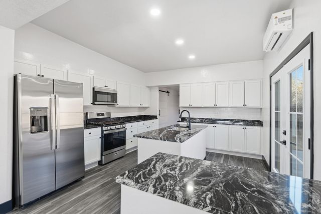 1111 Iron Avenue SW, Albuquerque, NM 87102