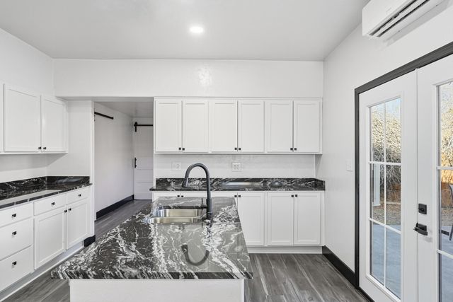 1111 Iron Avenue SW, Albuquerque, NM 87102