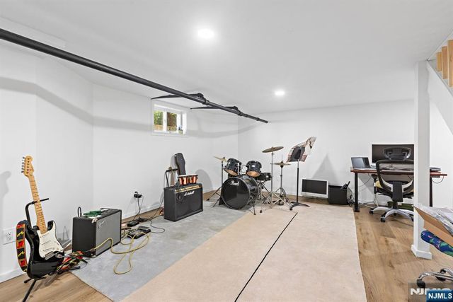 42 Forest Road, Glen Rock, NJ 07452