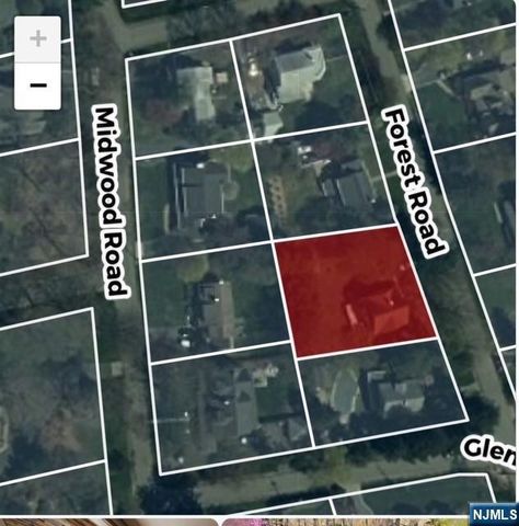 42 Forest Road, Glen Rock, NJ 07452