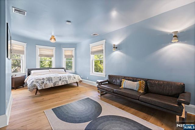 42 Forest Road, Glen Rock, NJ 07452