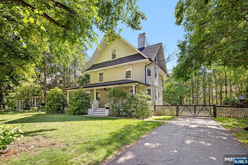 42 Forest Road, Glen Rock, NJ 07452