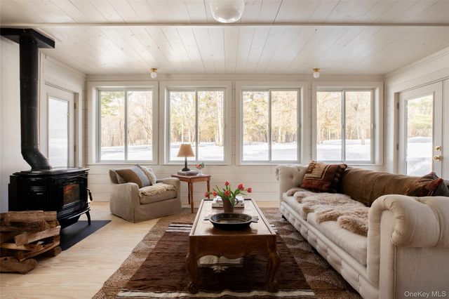 239 Pleasantvale Road, Tivoli, NY 12583