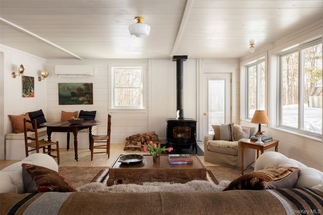 239 Pleasantvale Road, Tivoli, NY 12583