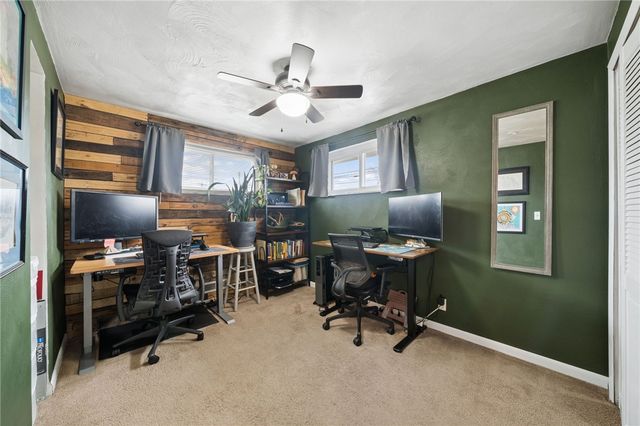 980 Renton Rd, Plum Boro, PA 15239