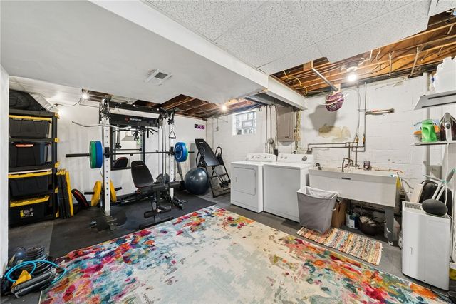 980 Renton Rd, Plum Boro, PA 15239