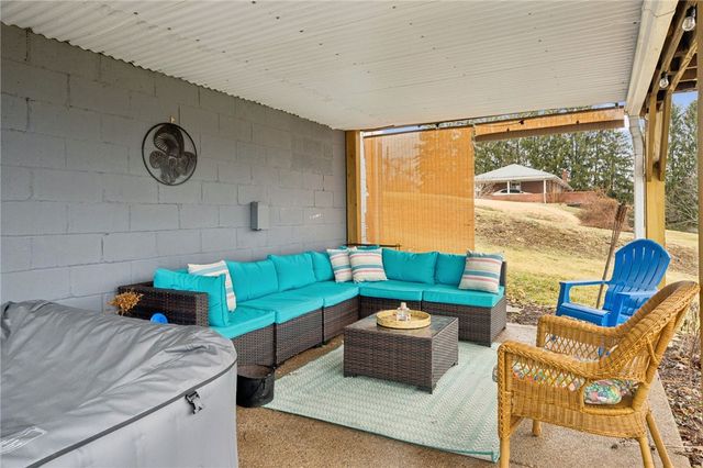 980 Renton Rd, Plum Boro, PA 15239