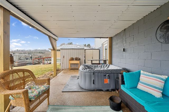 980 Renton Rd, Plum Boro, PA 15239