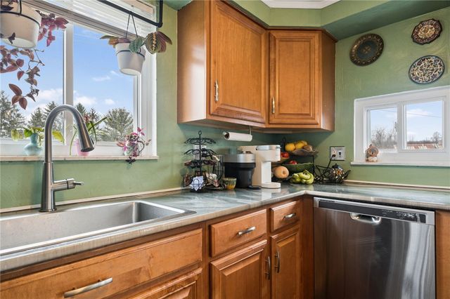 980 Renton Rd, Plum Boro, PA 15239