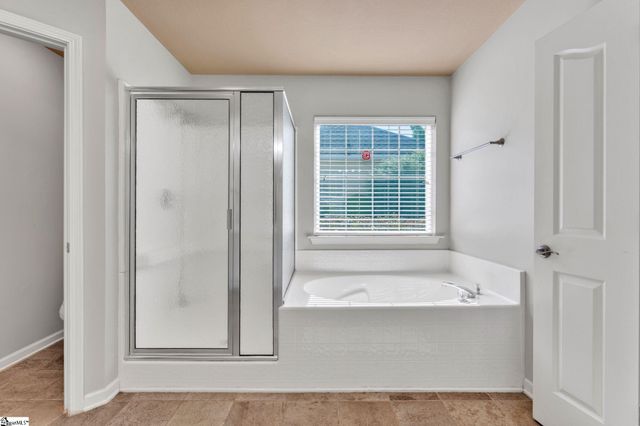 105 Eagles View Court, Easley, SC 29642