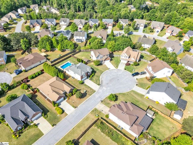 105 Eagles View Court, Easley, SC 29642