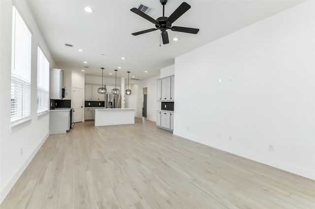 17730 Tree Of Heaven, Conroe, TX 77385