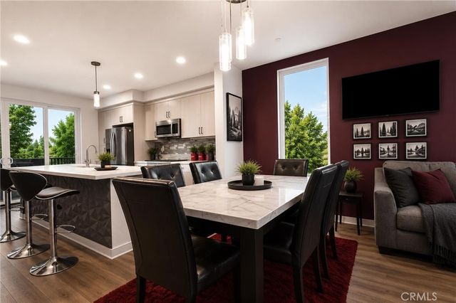 105 Galaxie, Covina, CA 91723