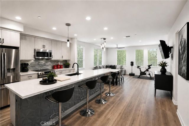 105 Galaxie, Covina, CA 91723