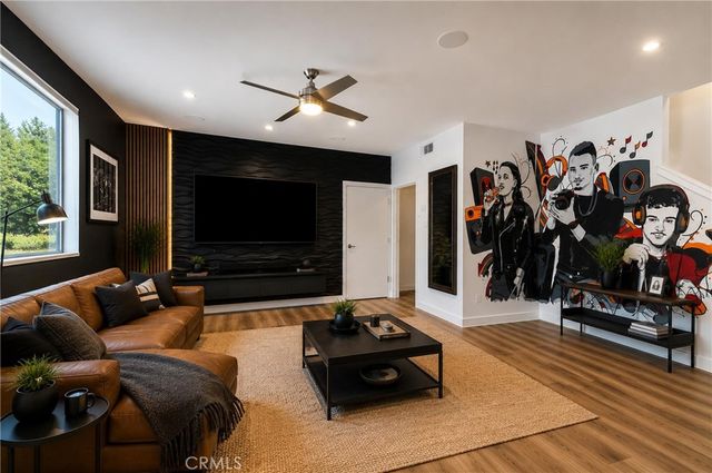 105 Galaxie, Covina, CA 91723