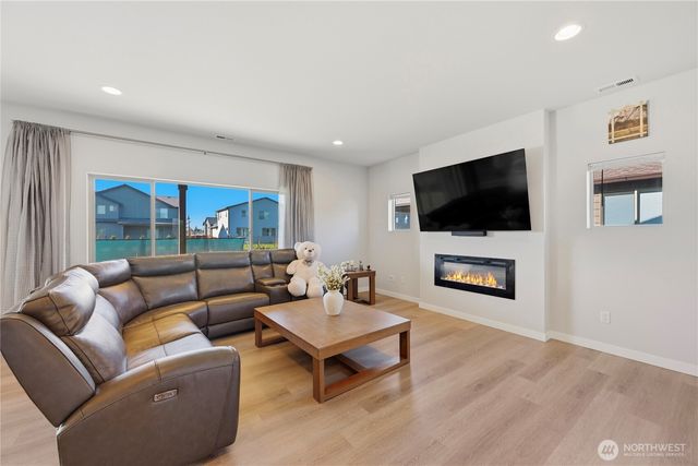 267 Hovey Street, Buckley, WA 98321