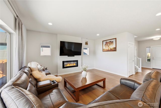 267 Hovey Street, Buckley, WA 98321