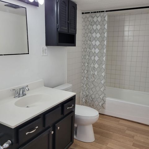 205 Elm Avenue SE, Montgomery, MN 56069