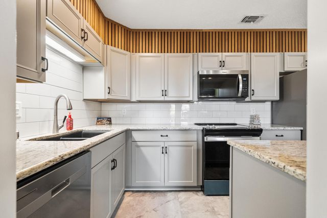 220 Sunset Bay Rd Apt 30, Hot Springs, AR 71913