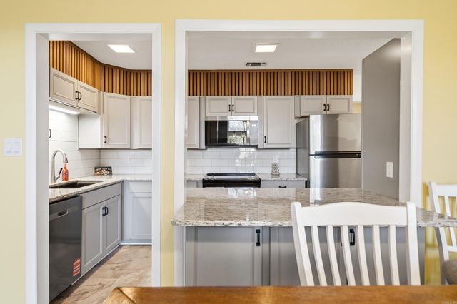 220 Sunset Bay Rd Apt 30, Hot Springs, AR 71913