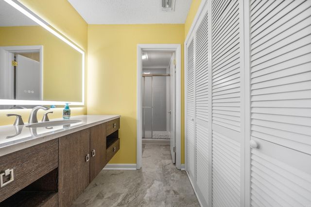 220 Sunset Bay Rd Apt 30, Hot Springs, AR 71913