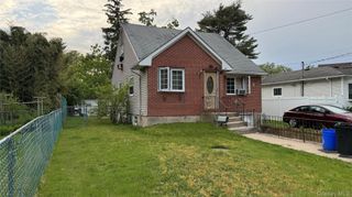 18 Pennsylvania Avenue, Brentwood, NY 11717