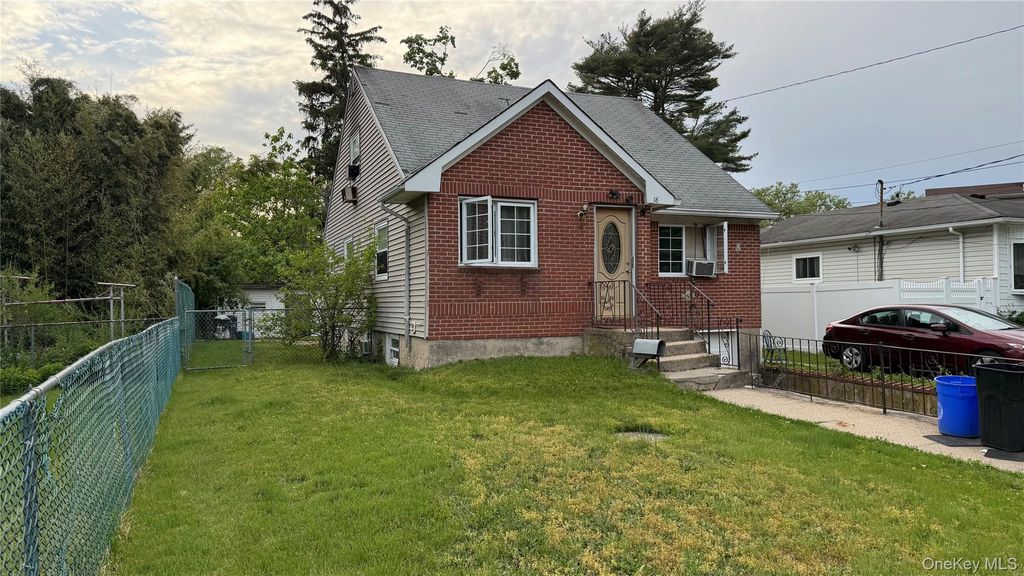 18 Pennsylvania Avenue, Brentwood, NY 11717