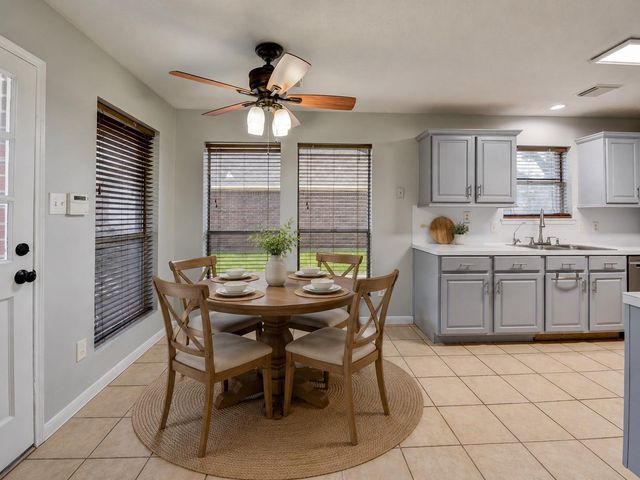 6123 Old Farmhouse Lane, Katy, TX 77449