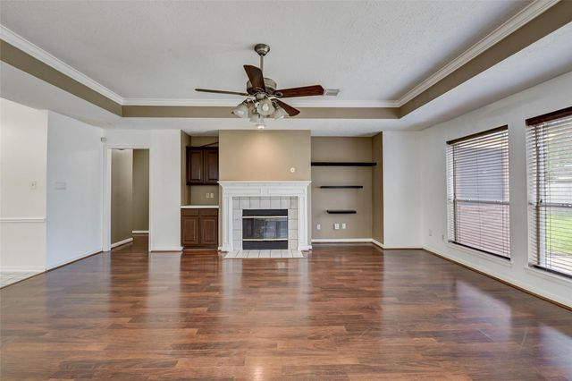 6123 Old Farmhouse Lane, Katy, TX 77449