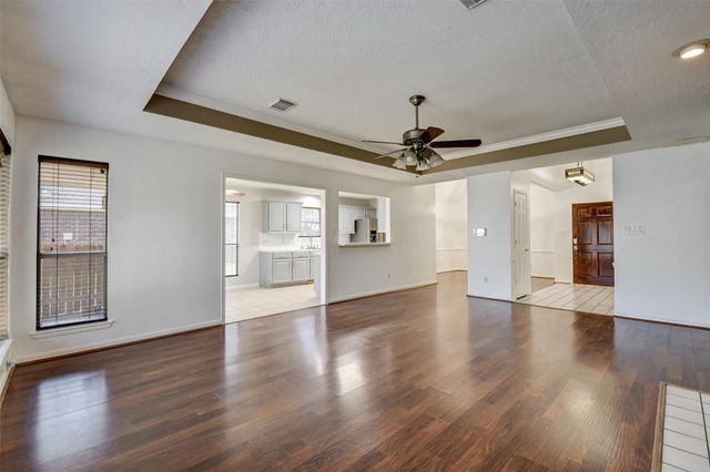6123 Old Farmhouse Lane, Katy, TX 77449