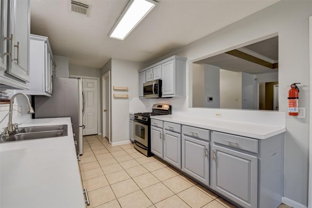 6123 Old Farmhouse Lane, Katy, TX 77449