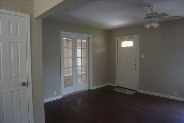 1706 N Ricketts Street, Sherman, TX 75092