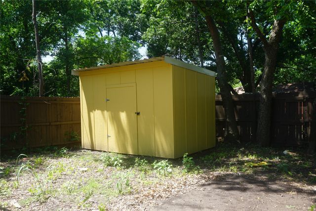 1706 N Ricketts Street, Sherman, TX 75092