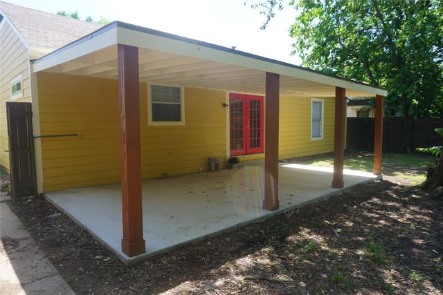 1706 N Ricketts Street, Sherman, TX 75092