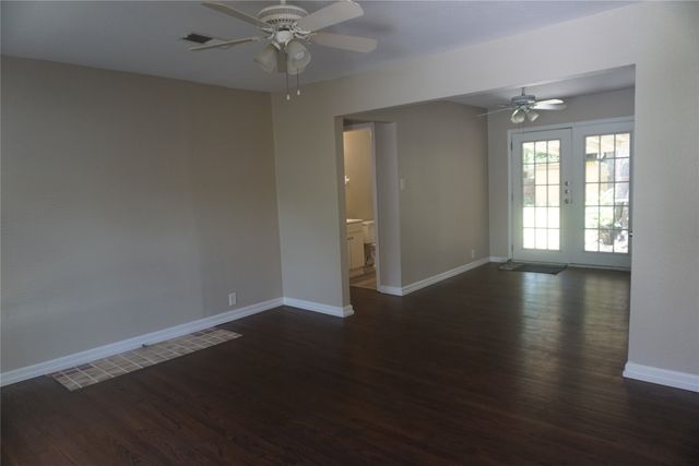1706 N Ricketts Street, Sherman, TX 75092