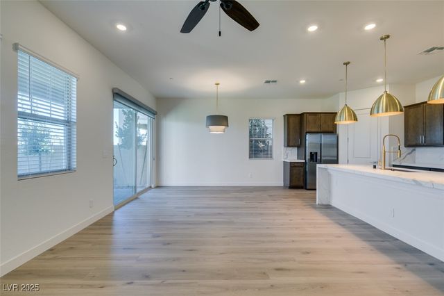 568 Clover Bar Lane, Las Vegas, NV 89138