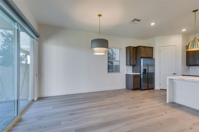 568 Clover Bar Lane, Las Vegas, NV 89138