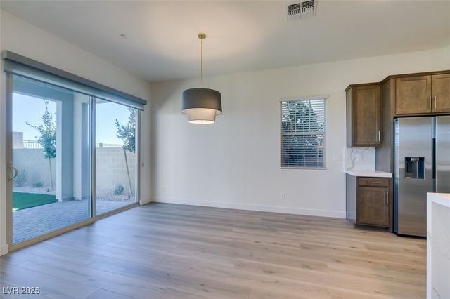 568 Clover Bar Lane, Las Vegas, NV 89138