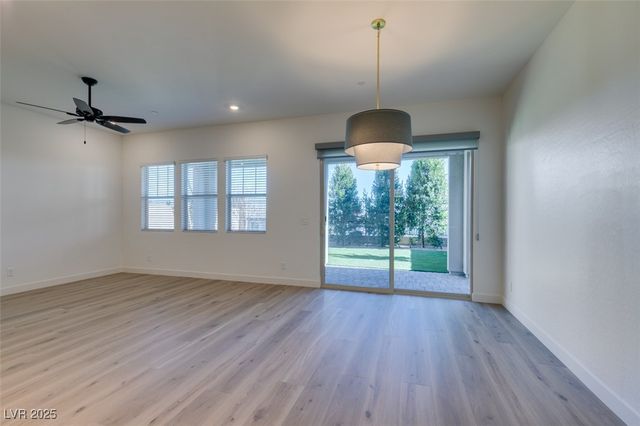 568 Clover Bar Lane, Las Vegas, NV 89138