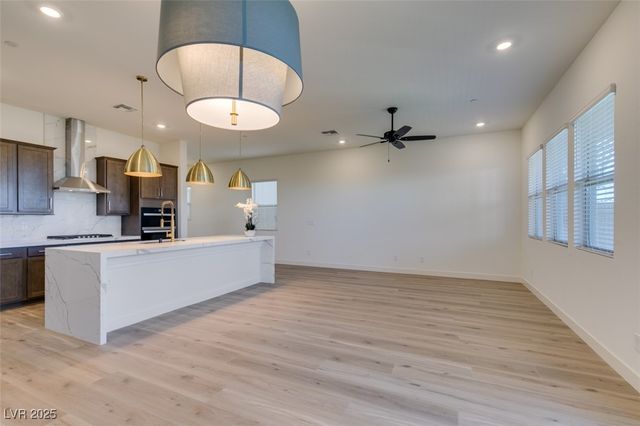 568 Clover Bar Lane, Las Vegas, NV 89138