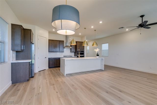 568 Clover Bar Lane, Las Vegas, NV 89138