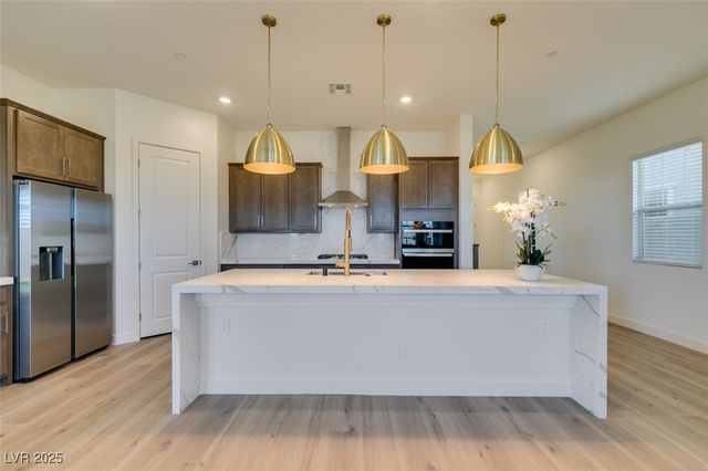 568 Clover Bar Lane, Las Vegas, NV 89138