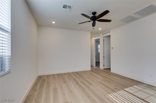 568 Clover Bar Lane, Las Vegas, NV 89138