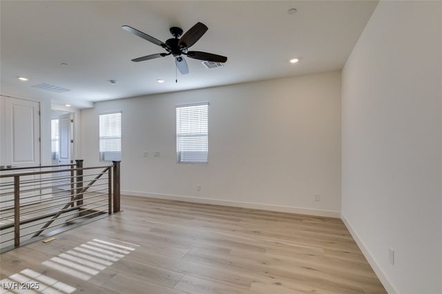 568 Clover Bar Lane, Las Vegas, NV 89138