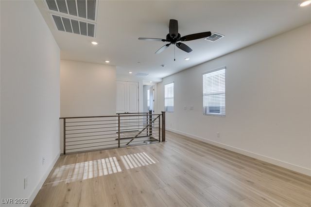 568 Clover Bar Lane, Las Vegas, NV 89138