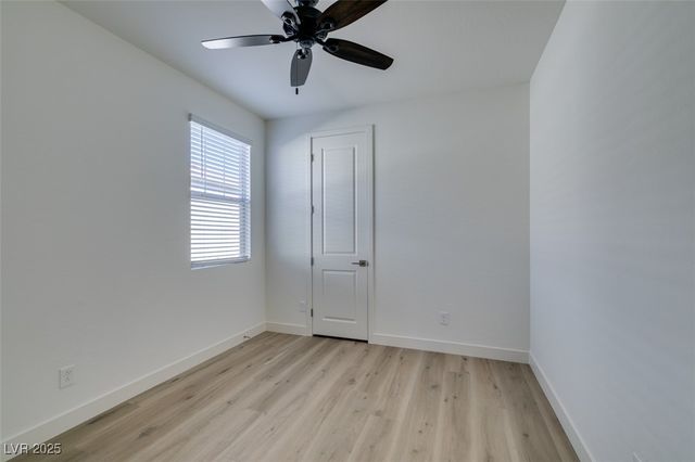 568 Clover Bar Lane, Las Vegas, NV 89138