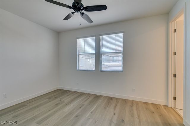 568 Clover Bar Lane, Las Vegas, NV 89138