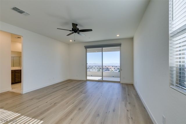 568 Clover Bar Lane, Las Vegas, NV 89138