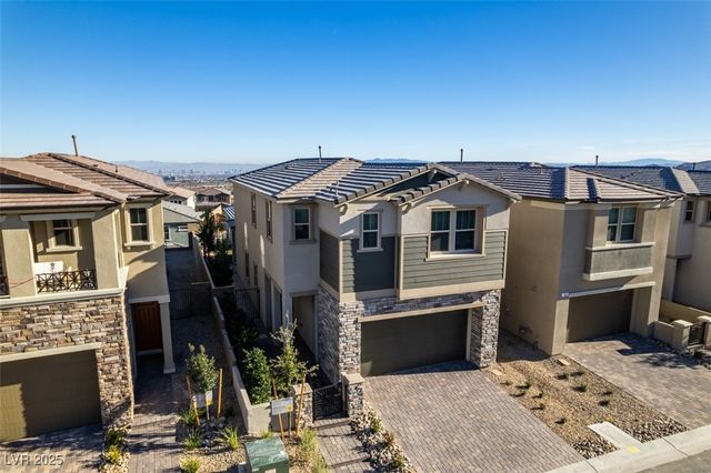 568 Clover Bar Lane, Las Vegas, NV 89138