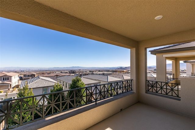 568 Clover Bar Lane, Las Vegas, NV 89138